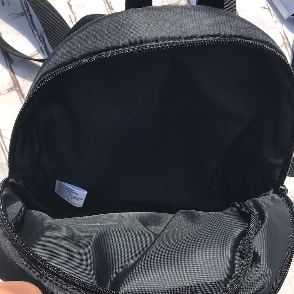 pink vs backpack - Picture 2 of 3